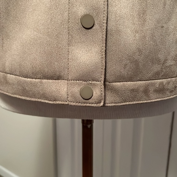 ZARA Faux Suede Button Snap Down Round Neckline Crop Jacket Size Small - Picture 5 of 15